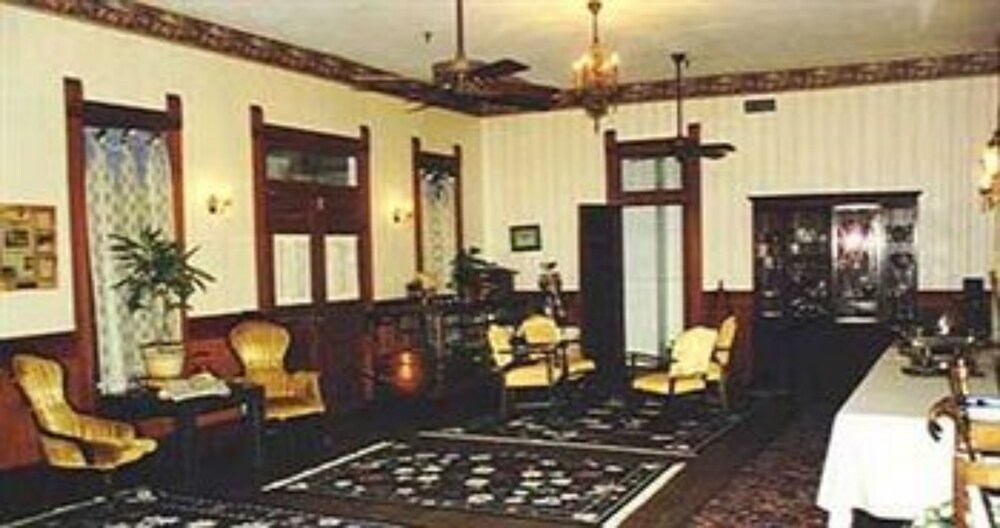 Book Woodbine Hotel And Restaurant In Madisonville Hotels Woodbine Hotel And Restaurant Madisonville