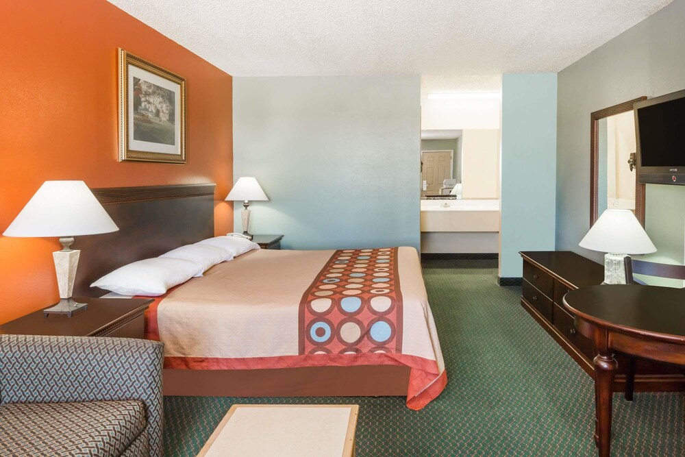 Book Super 8 By Wyndham Kinder La In Lake Charles Hotels Super 8 By Wyndham Kinder La Suite 1 King Bed Smoking