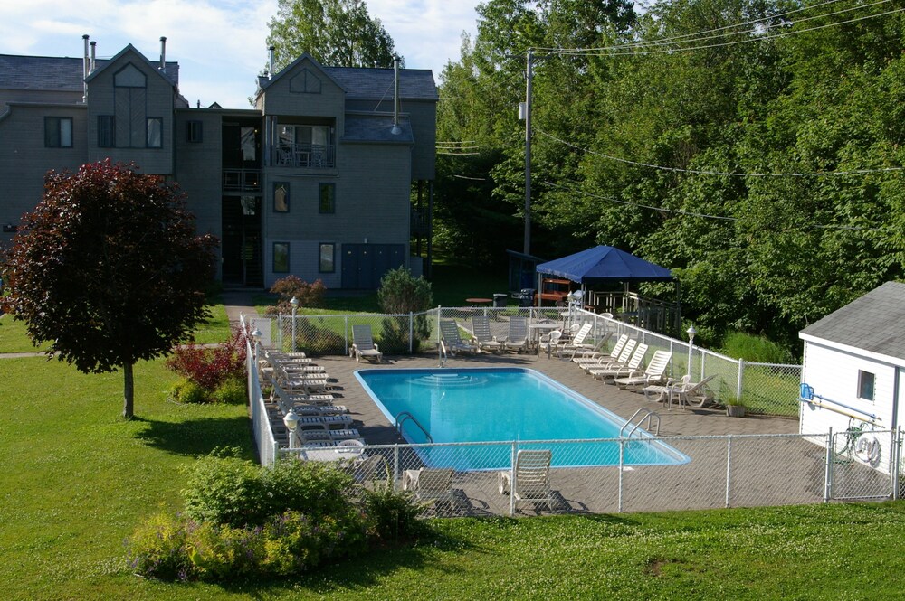 Book Holiday Villa Resorts Beaupre Mont Sainte Anne In Beaupre Hotels Com