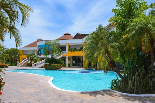 Book Hotel Palma Real All Inclusive In La Ceiba Hotels Com