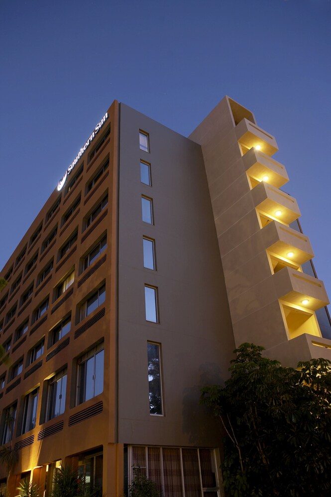 hotels in claremont newlands cape town