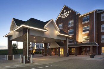 15 Closest Hotels To National Sports Center In Blaine