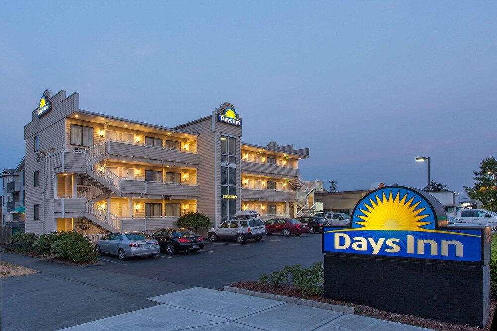 Book Days Inn Seattle North Of Downtown In Hotels Days Inn Seattle North Of Downtown