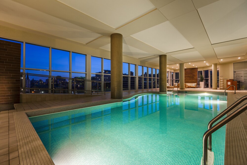 Book Hotel Le Crystal Montreal In Hotels Hotel Le Crystal Montreal