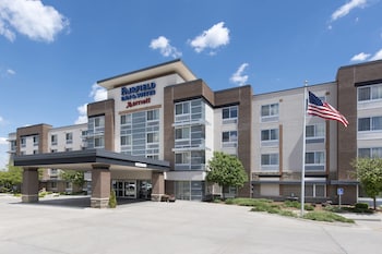 Omaha Ne Oma Eppley Field Hotels With Parking Book At