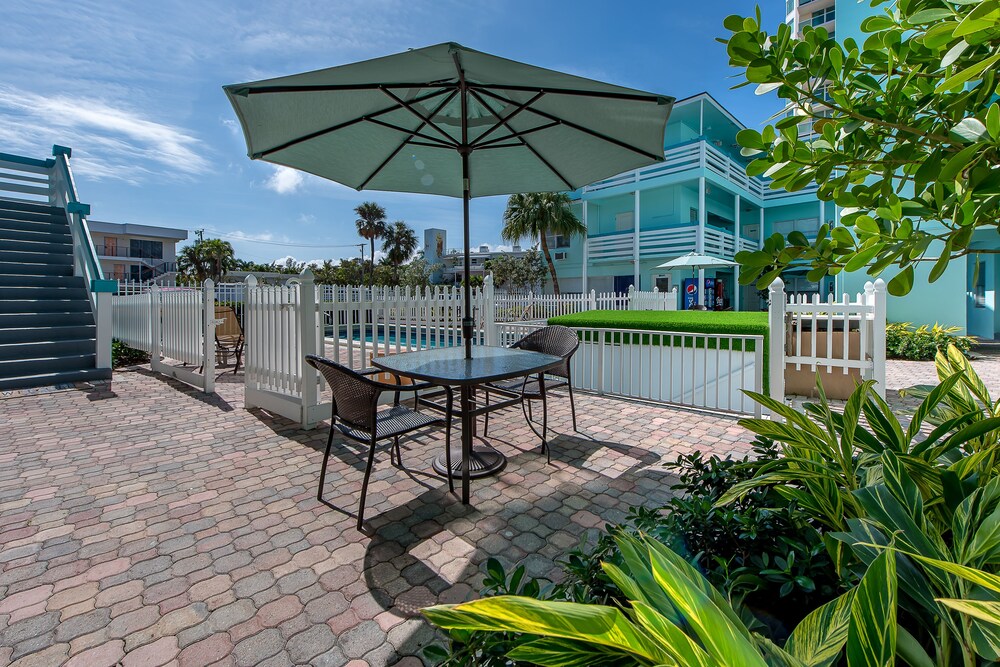 Book Sea Beach Plaza In Fort Lauderdale Hotels Sea Beach Plaza Fort Lauderdale Outdoor Pool