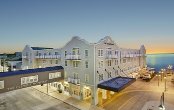 15 Closest Hotels To Monterey Bay Aquarium In
