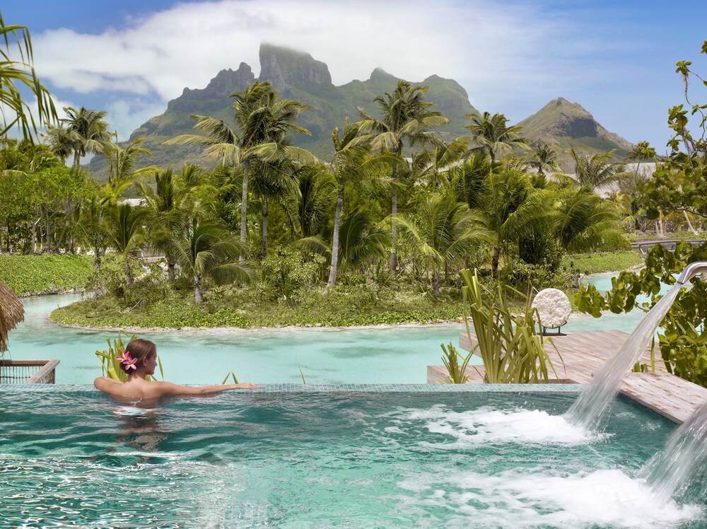 Book Four Seasons Resort Bora Bora In Bora Bora Hotels Com