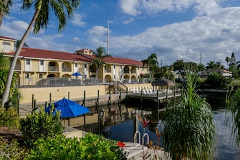 Picture of Casa Loma Motel on the Waterfront in Cape Coral