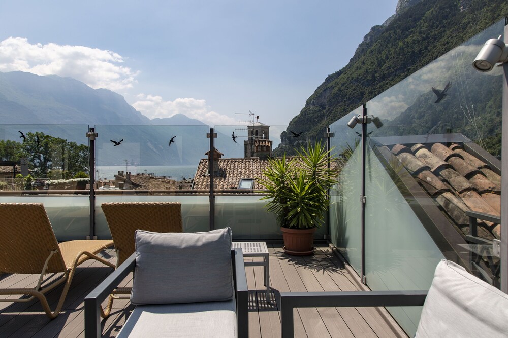 Hotel Antico Borgo Riva Del Garda Info Photos Reviews Book At Hotels Com