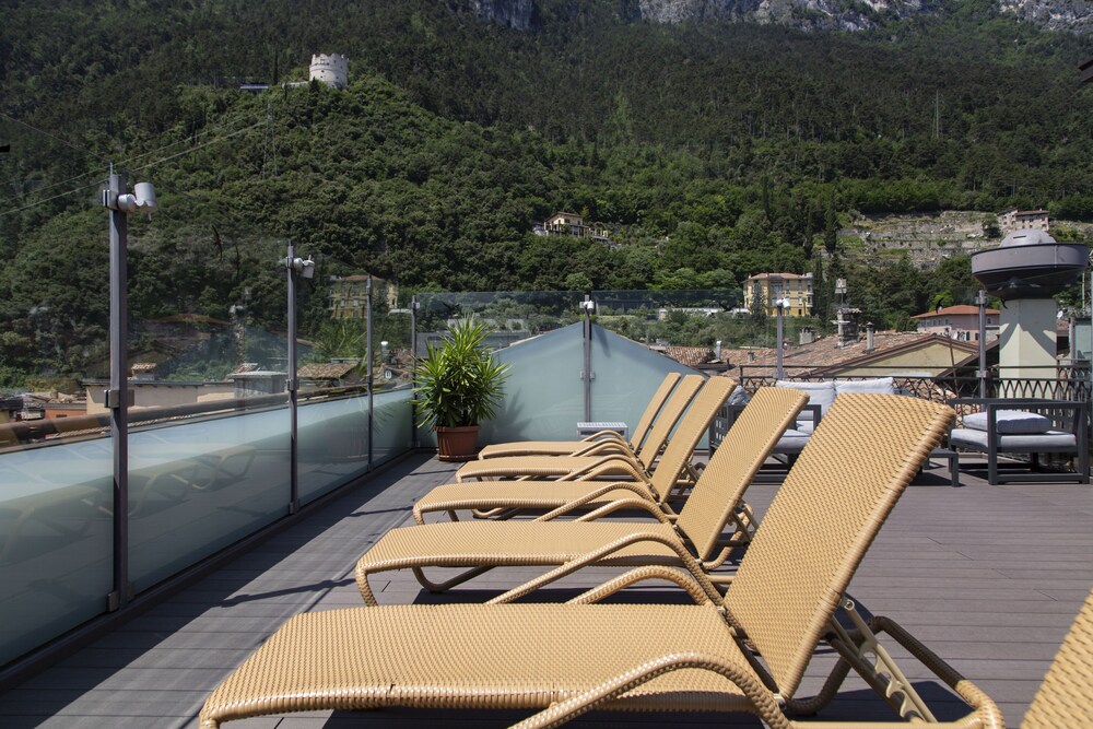 Hotel Antico Borgo Riva Del Garda Info Photos Reviews Book At Hotels Com