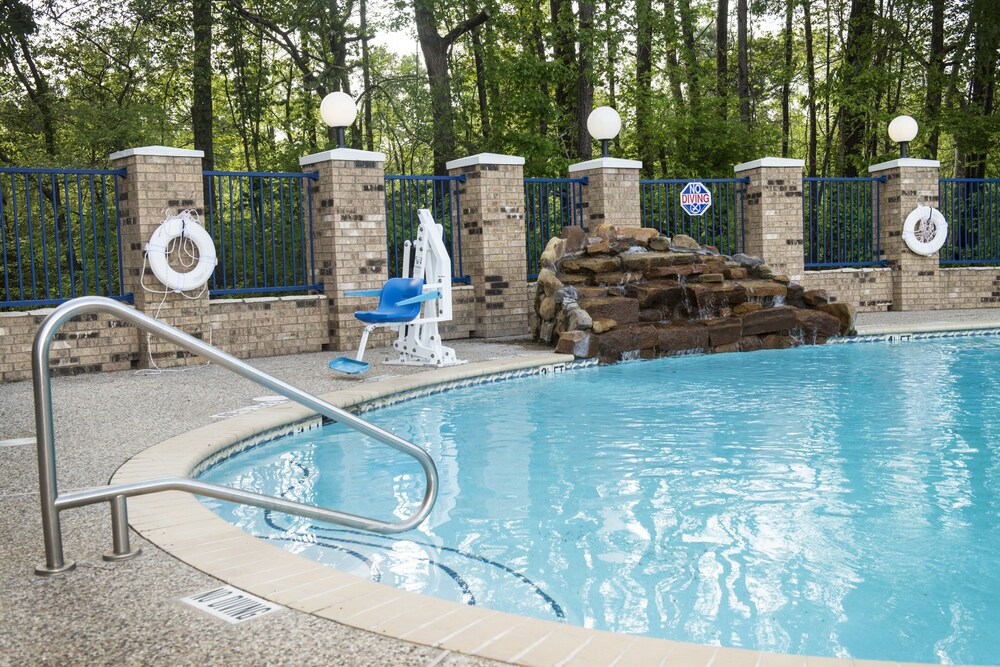 Book Holiday Inn Express Suites Lufkin South An Ihg Hotel In Lufkin Hotelscom