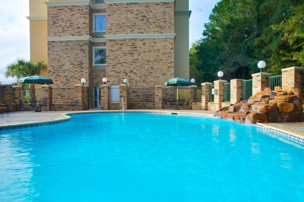 Book Holiday Inn Express Suites Lufkin South An Ihg Hotel In Lufkin Hotelscom