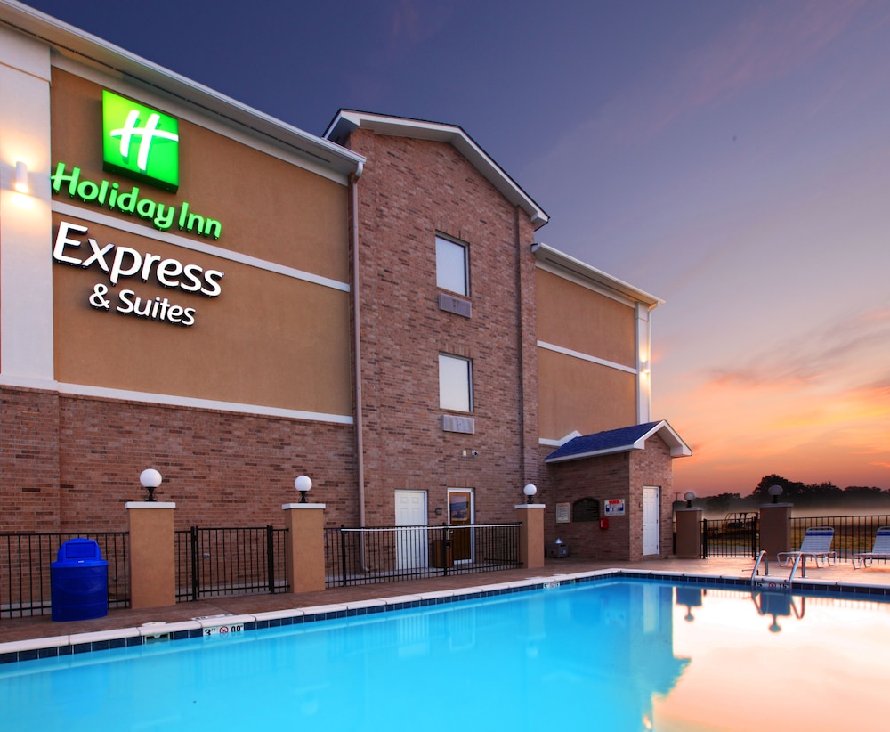 Book Holiday Inn Express Hotel Suites Clarksville In Holiday Inn Express Hotel Suites Clarksville
