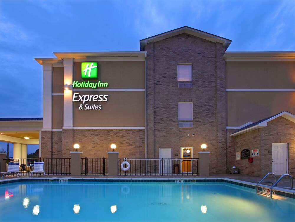 Book Holiday Inn Express Hotel Suites Clarksville In Holiday Inn Express Hotel Suites Clarksville