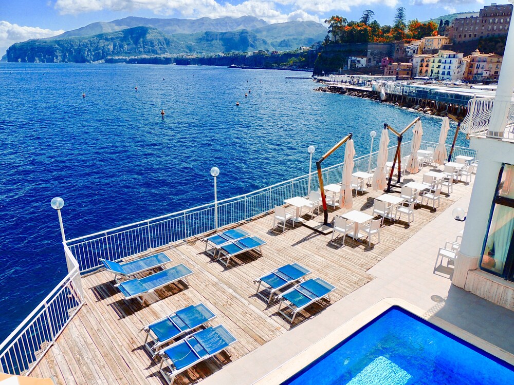 Book Hotel Admiral In Sorrento Hotels Com