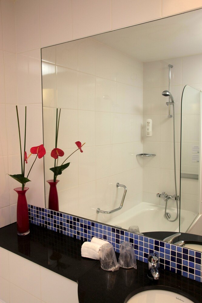 Holiday Inn Express Barcelona City 22 An Ihg Hotel Barcelona Book At Hotels Com