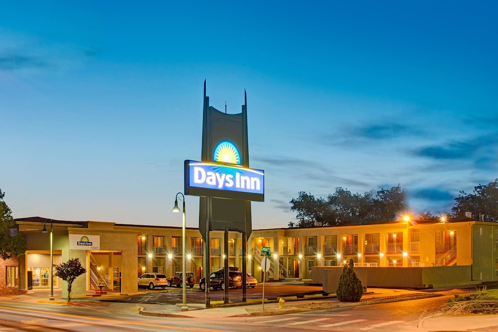 Book Days Inn By Wyndham Albuquerque Downtown In Days Inn By Wyndham Albuquerque Downtown