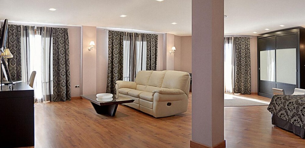 Book Hotel Campos De Baeza In Baeza Hotels Com