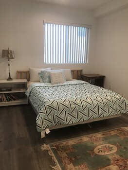 Top 10 Hotels In Reseda California
