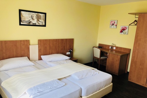 Hotel Restaurant Europa In Russelsheim Hotels Com