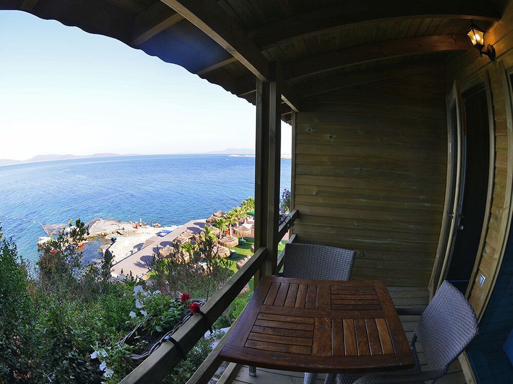 Book Seal Beach Club In Karaburun Hotelscom