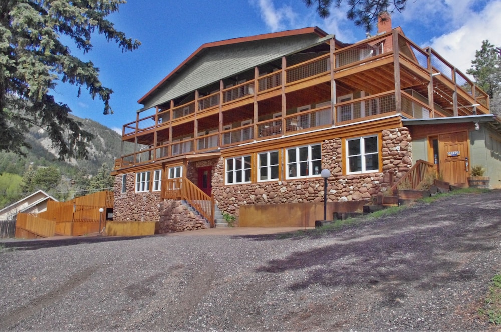 Book The Green Mountain Falls Lodge in Green Mountain Falls