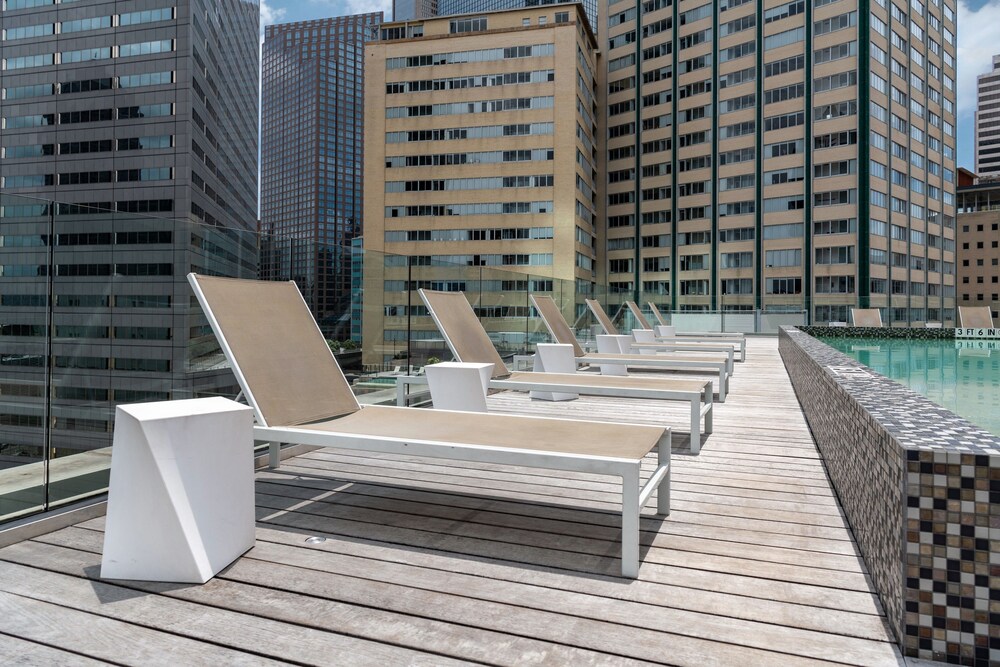 Book Stay Alfred At The Mayflower In Dallas Hotels Com