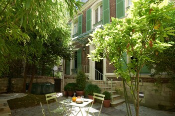 Picture of Maison Lepic in Paris