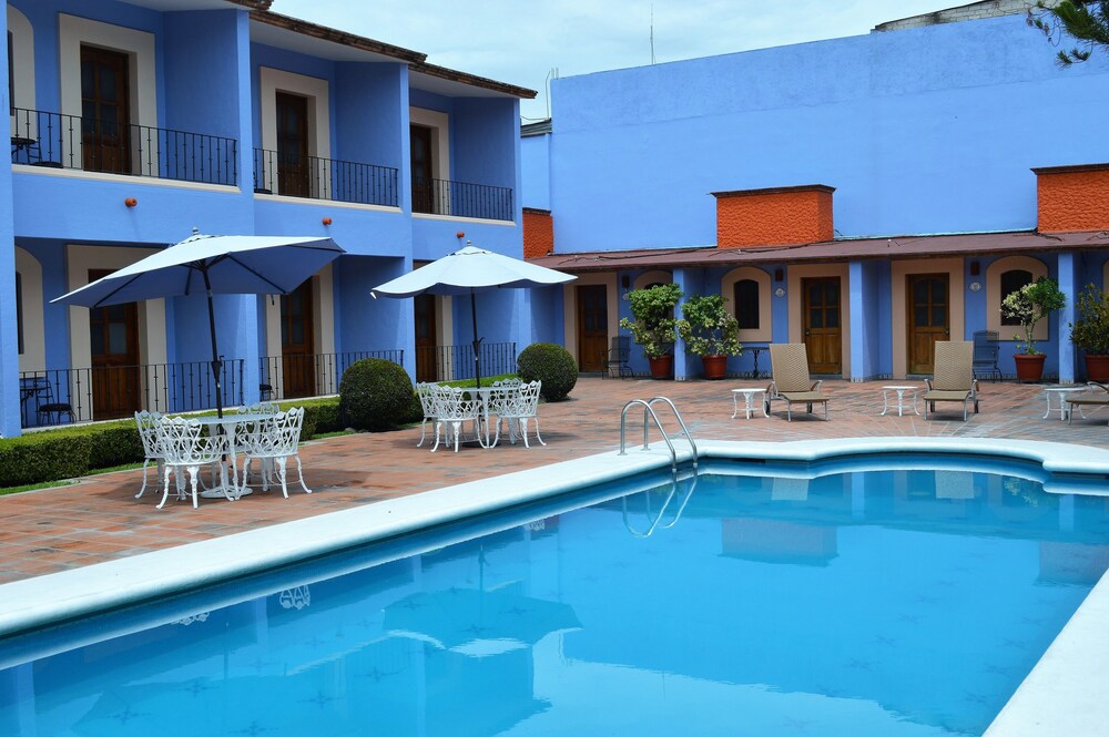 Book Hotel Santa Helena Plaza In Oaxaca Hotels Hotel Santa Helena Plaza Oaxaca Outdoor Pool