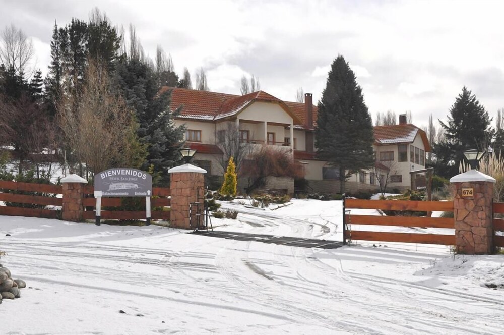 Book Hotel San Jorge In Junin De Los Andes Hotels Com