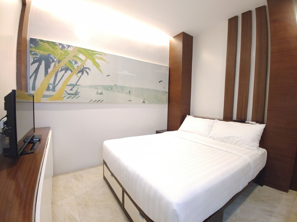 Bed Bath Serviced Suites In Iloilo Hotels Com