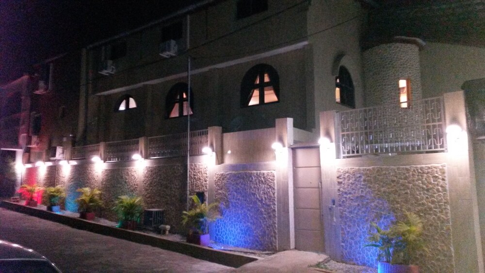 Crystal Palace Abidjan Cote D Ivoire Abidjan Hotel Discounts Hotels Com