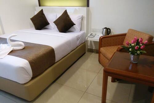 Book Crescendo Boutique Hotel In Taman Selesa Jaya Hotels Com