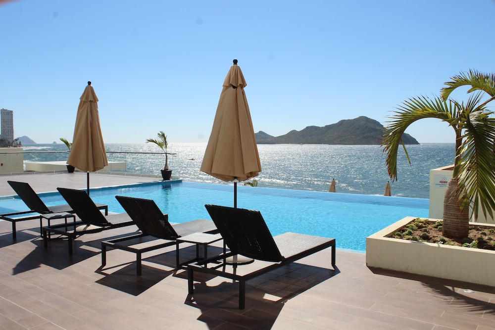 Book Thelocal Hotels Mazatlan In Thelocal Hotels Mazatlan Pool