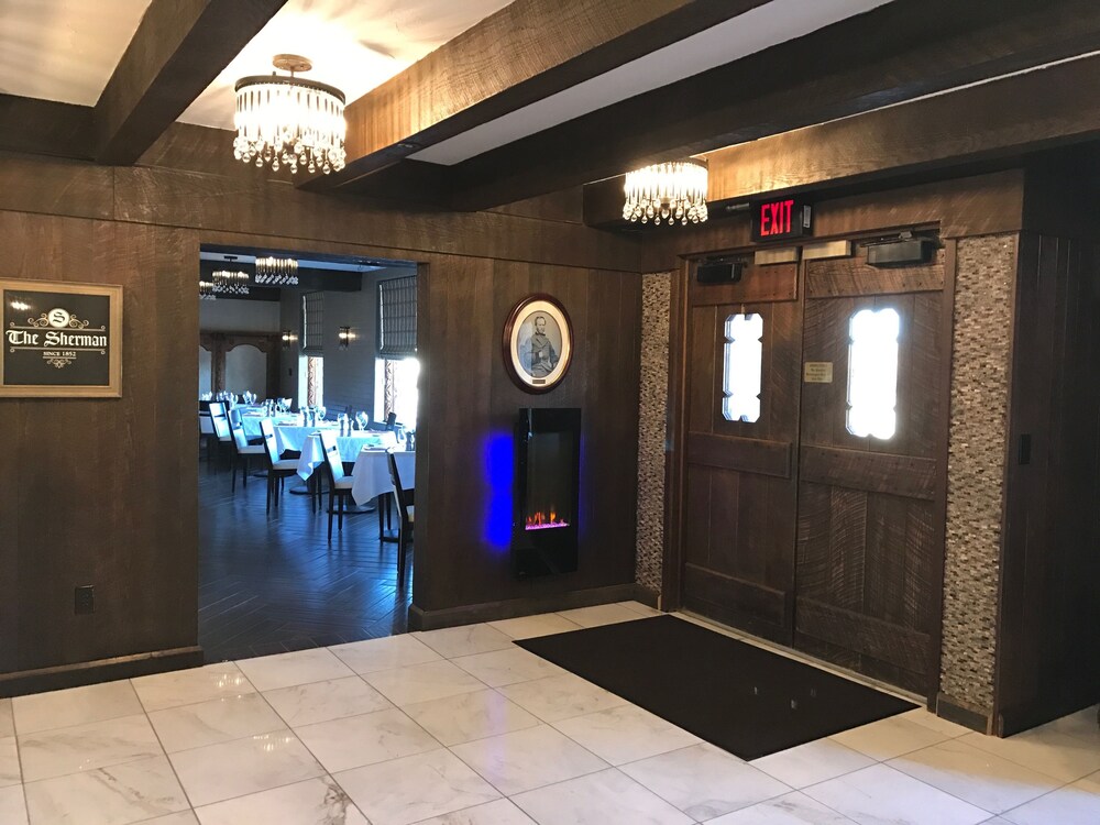 Book The Sherman In Batesville Hotels