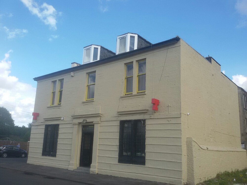 Douglas Hotel Clydebank Info Photos Reviews Book At Hotels Douglas Hotel Clydebank Exterior