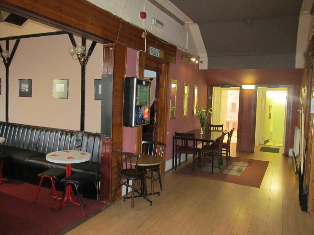 Douglas Hotel Clydebank Info Photos Reviews Book At Hotels Douglas Hotel Clydebank Lobby