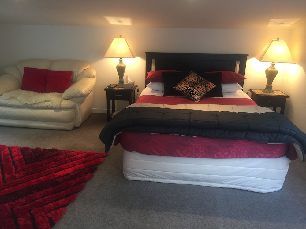 Studio Apartment Queenstown driftwood studio (queenstown, new zealand) from &pricesfrom Studio Apartment Queenstown driftwood studio (queenstown, new zealand) from &pricesfrom