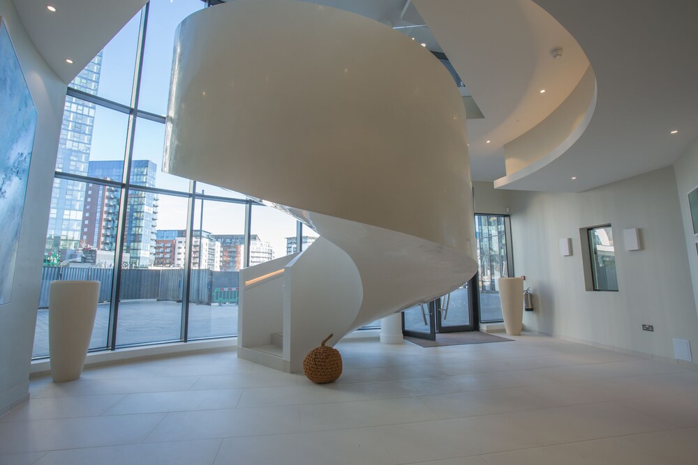 Book Southampton Harbour Hotel In Hotels Southampton Harbour Hotel Interior Entrance