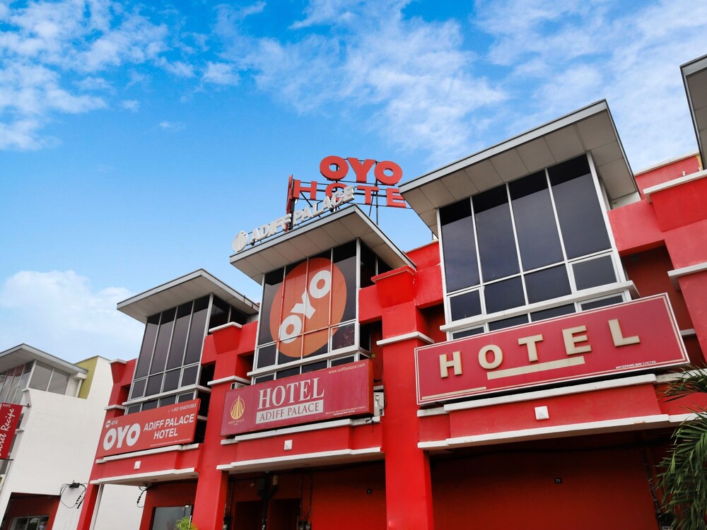 Book OYO 414 Adiff Palace Hotel in Sepang  Hotels.com