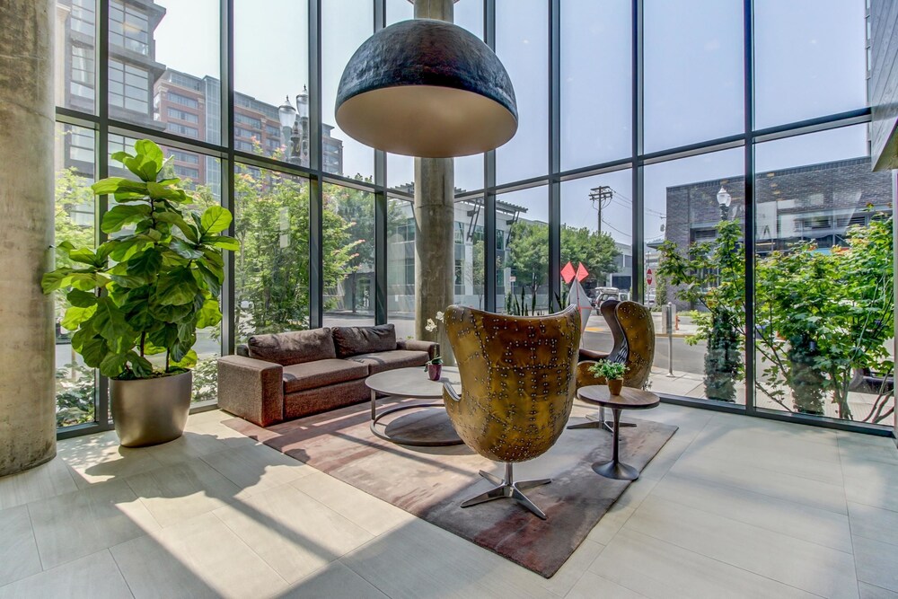 Book Ious Apartments In Pearl District Portland Hotels Ious Apartments In Pearl District Portland Lobby Sitting Area