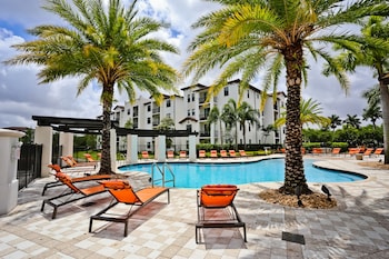 15 Closest Hotels To Dolphin Mall In Miami