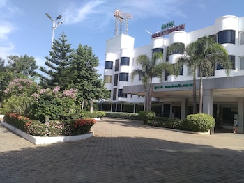 15 Closest Hotels To Arakkonam Junction Station In 15 Closest Hotels To Arakkonam Junction Station In