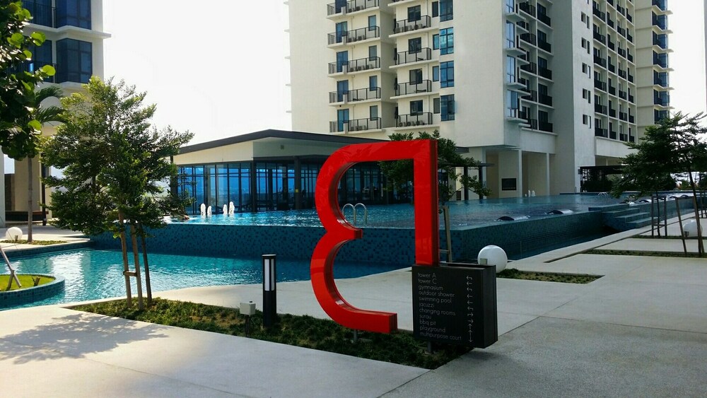 Alami Homestay Trefoil Setia Alam Malaysia Setia Alam Hotel Discounts Hotels Com