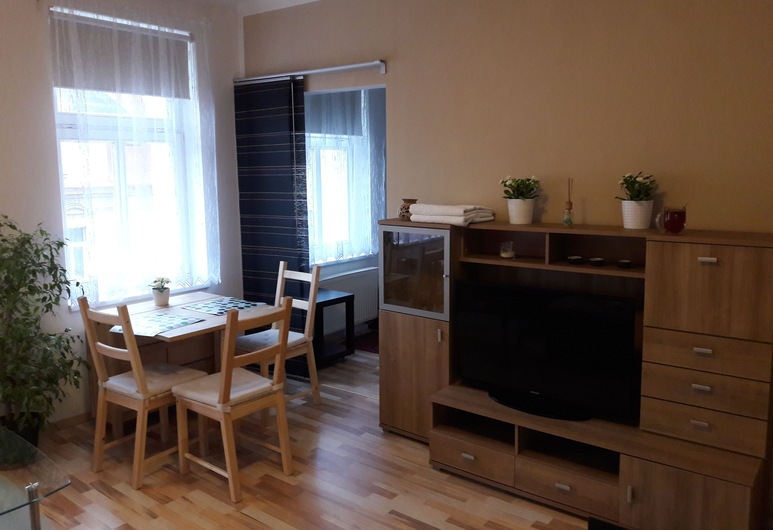 احجز براج هوستيفار أبارتمنت في براغ قارن أسعار الفنادق في براغ