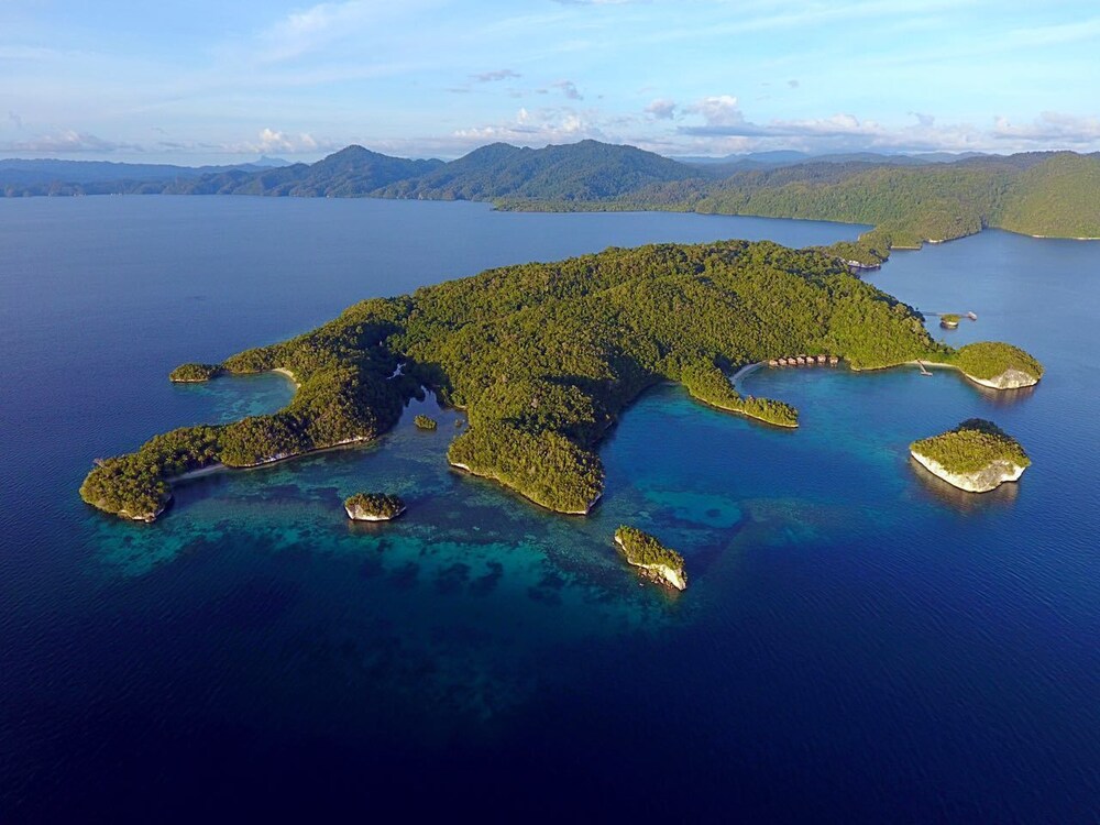 Raja Ampat Doberai Eco Resort Urai Info Photos Reviews - 