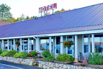 Top 10 Hotels In Munising Michigan