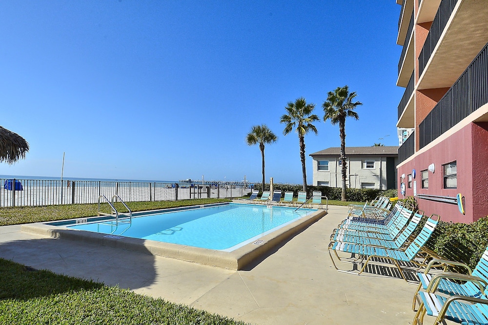 Book Emerald Isle 604 By Redawning In North Redington Beach Emerald Isle 604 By Redawning North Redington Beach Outdoor Pool