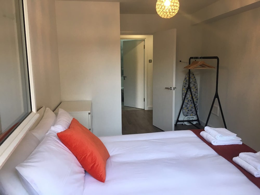 Book Marble Apartments Balham Hill In Mitcham Hotels Marble Apartments Balham Hill London